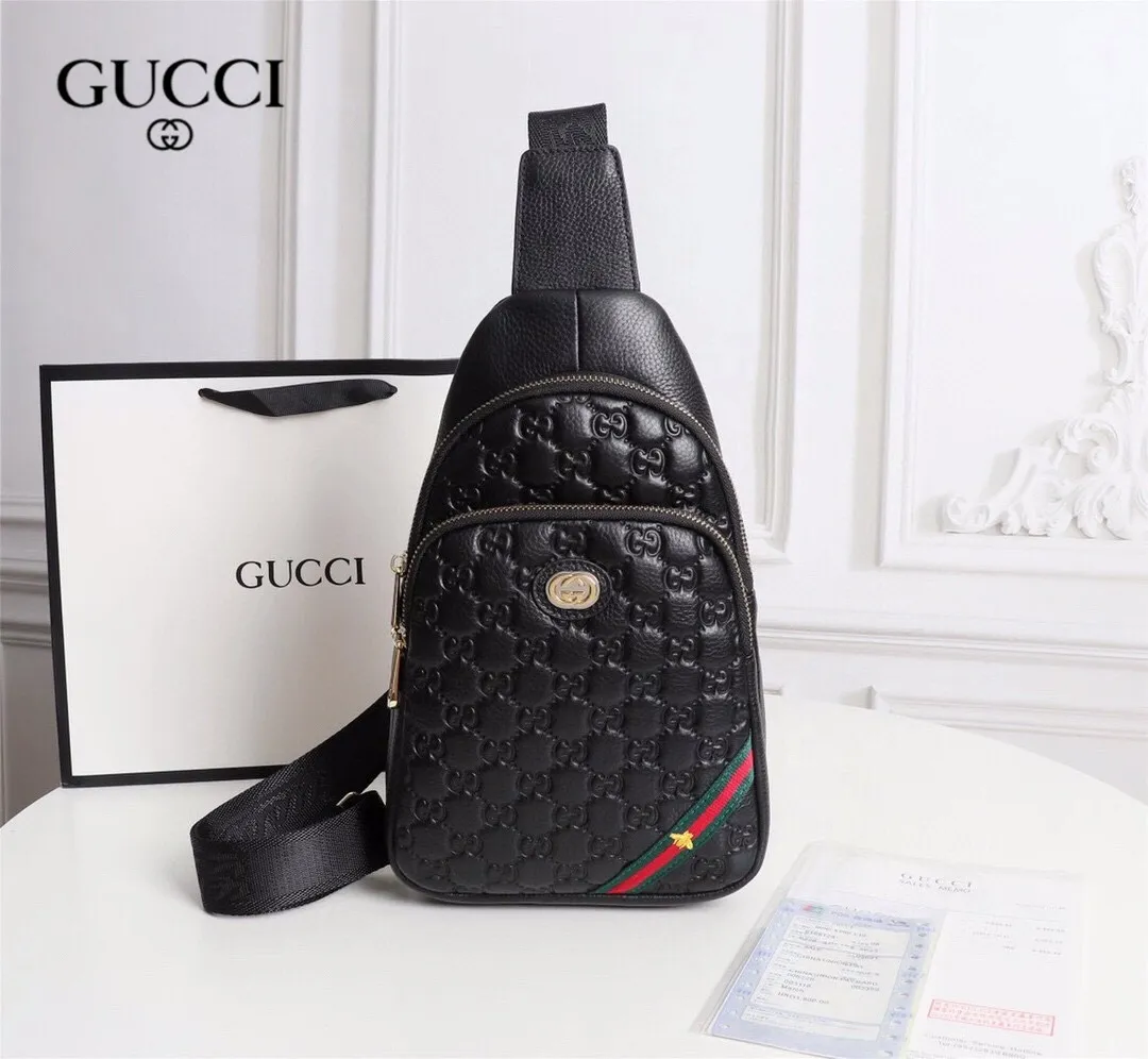 【GUCCI 公式 旗艦店】グッチ 胸ポケット当日出荷 好評に付き再入荷！30*18*7CM
