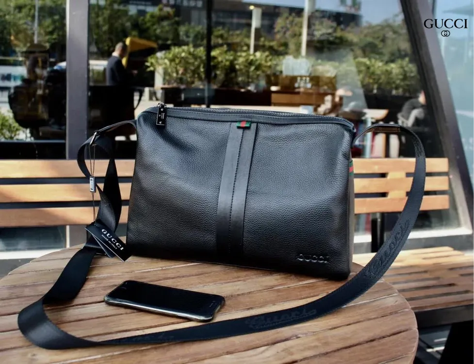 【GUCCI 公式旗艦店】グッチ ショルダーバッグ  当日出荷 好評に付き再入荷！33*24*8CM