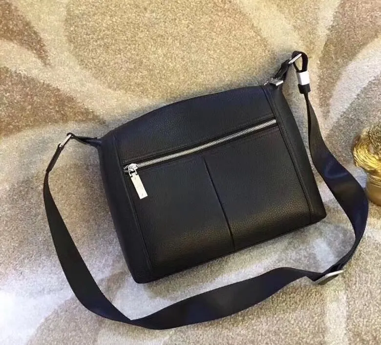 【GUCCI 公式 旗艦店】クッチ  ショルダーバッグ 当日出荷 好評に付き再入荷！31*21*7CM