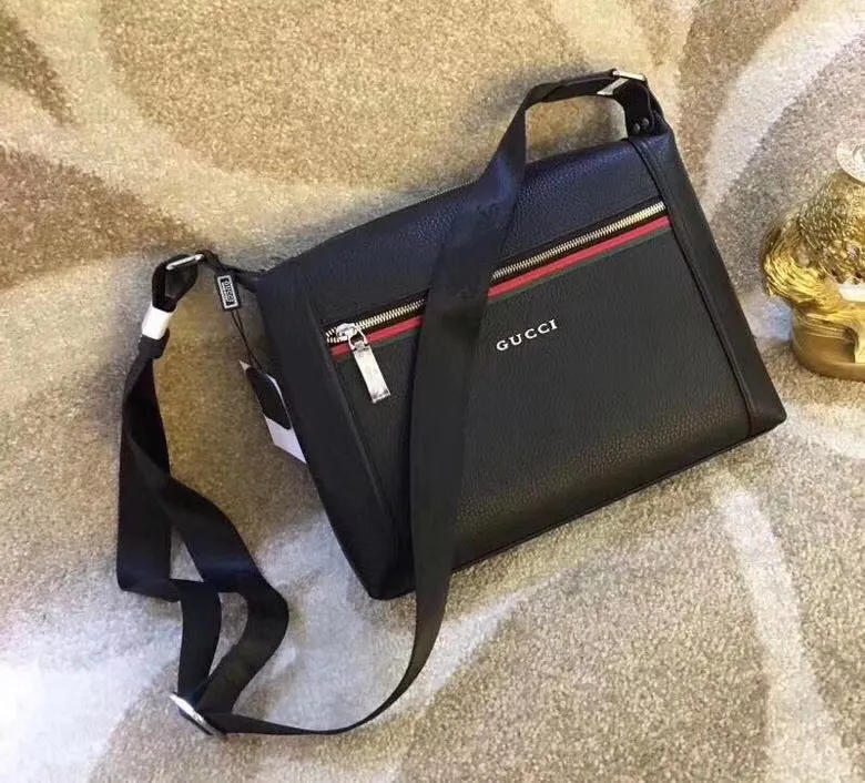 【GUCCI 公式 旗艦店】クッチ  ショルダーバッグ 当日出荷 好評に付き再入荷！31*21*7CM