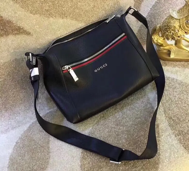 【GUCCI 公式 旗艦店】クッチ  ショルダーバッグ 当日出荷 好評に付き再入荷！31*21*7CM