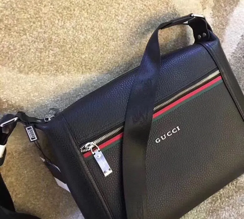 【GUCCI 公式 旗艦店】クッチ  ショルダーバッグ 当日出荷 好評に付き再入荷！31*21*7CM