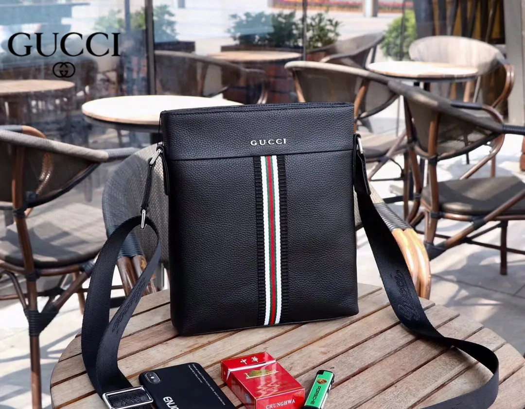 【GUCCI 公式 旗艦店】クッチ  ショルダーバッグ 当日出荷 好評に付き再入荷！24*28*5CM