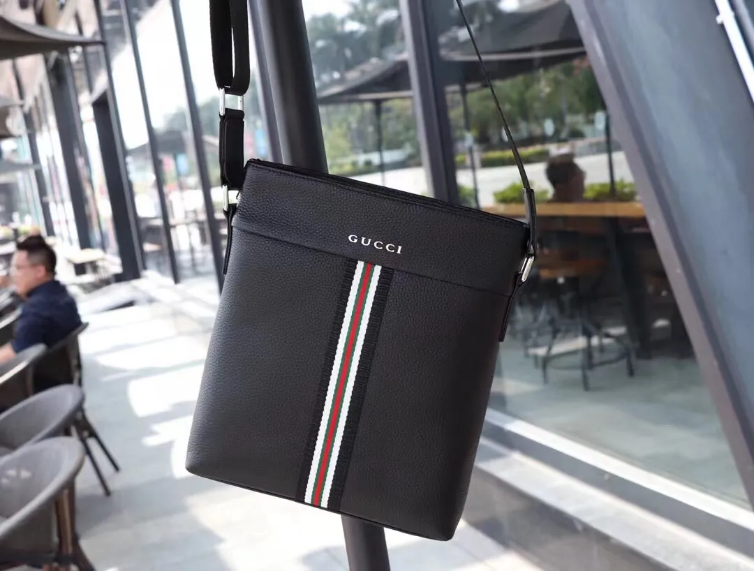【GUCCI 公式 旗艦店】クッチ  ショルダーバッグ 当日出荷 好評に付き再入荷！24*28*5CM