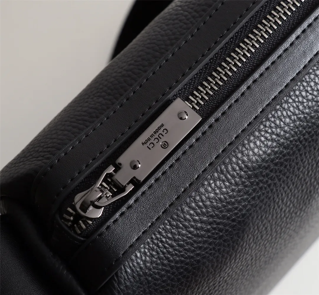 【GUCCI 公式 旗艦店】クッチ  ショルダーバッグ 当日出荷 好評に付き再入荷！33*24*8CM