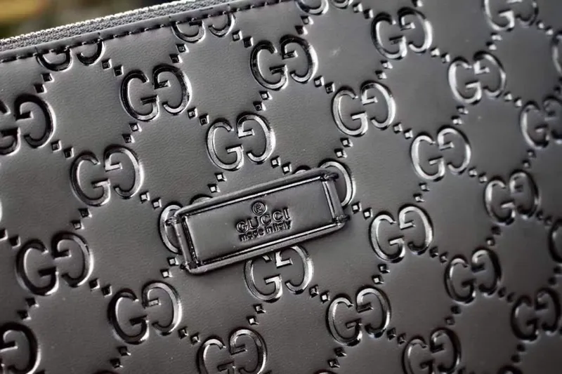 【GUCCI 公式 旗艦店】クッチ    ショルダーバッグ 当日出荷 好評に付き再入荷！24*27*5CM