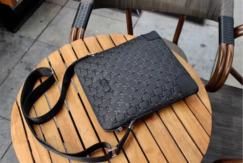 【GUCCI 公式 旗艦店】クッチ    ショルダーバッグ 当日出荷 好評に付き再入荷！24*27*5CM