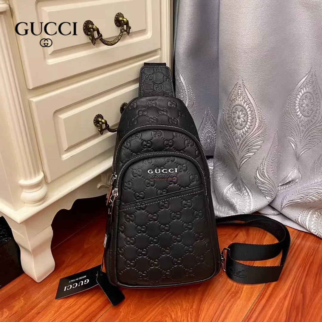 【GUCCI 公式 旗艦店】クッチ  胸ポケット当日出荷 好評に付き再入荷！29*18*8CM