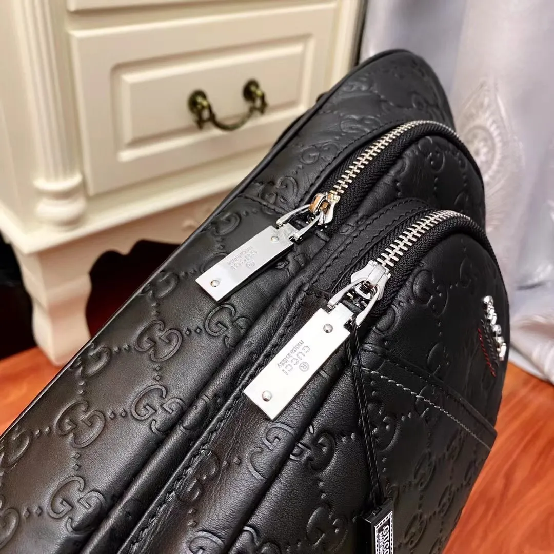 【GUCCI 公式 旗艦店】クッチ  胸ポケット当日出荷 好評に付き再入荷！29*18*8CM