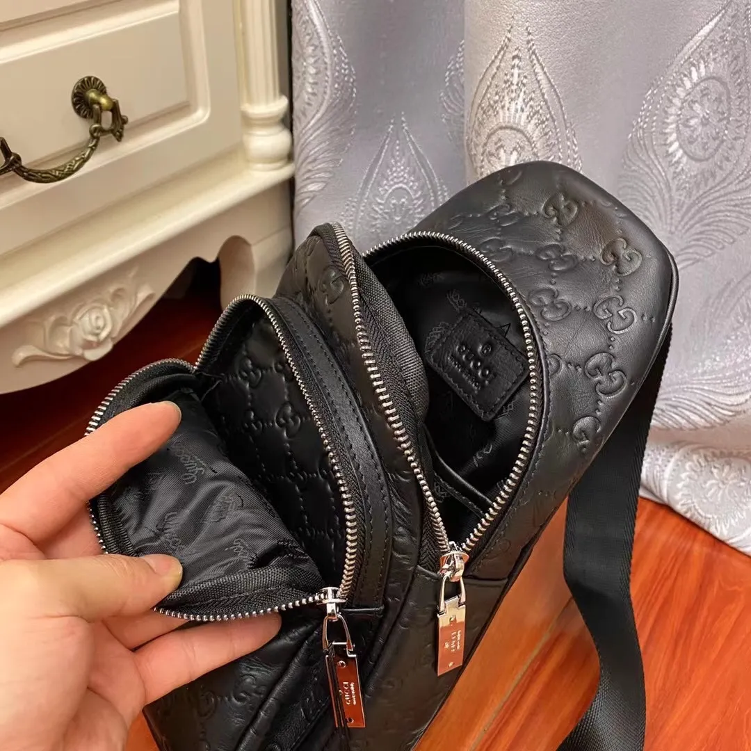【GUCCI 公式 旗艦店】クッチ  胸ポケット当日出荷 好評に付き再入荷！29*18*8CM