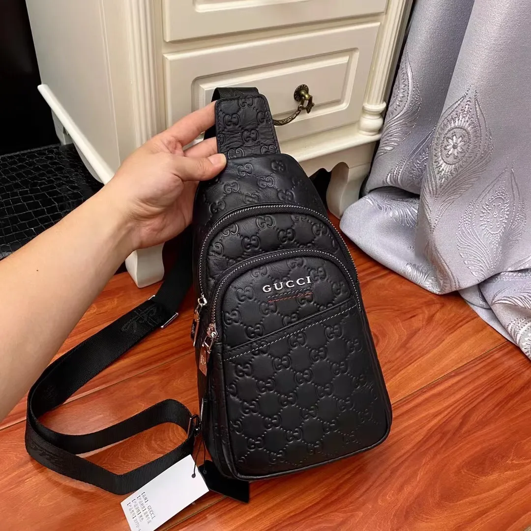 【GUCCI 公式 旗艦店】クッチ  胸ポケット当日出荷 好評に付き再入荷！29*18*8CM