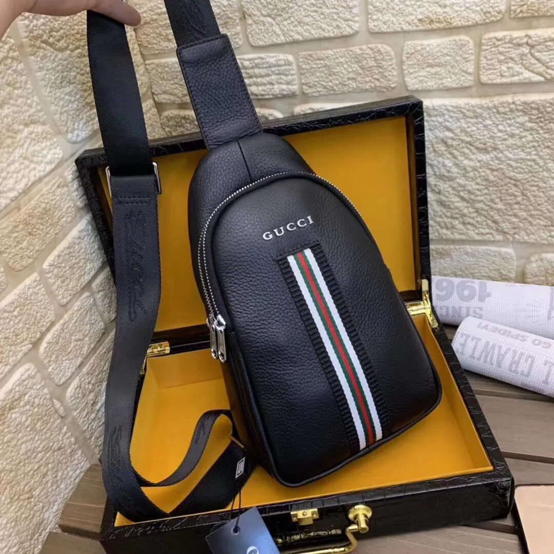 【GUCCI 公式 旗艦店】クッチ  胸ポケット当日出荷 好評に付き再入荷！30*18*7CM