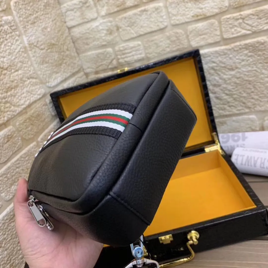 【GUCCI 公式 旗艦店】クッチ  胸ポケット当日出荷 好評に付き再入荷！30*18*7CM