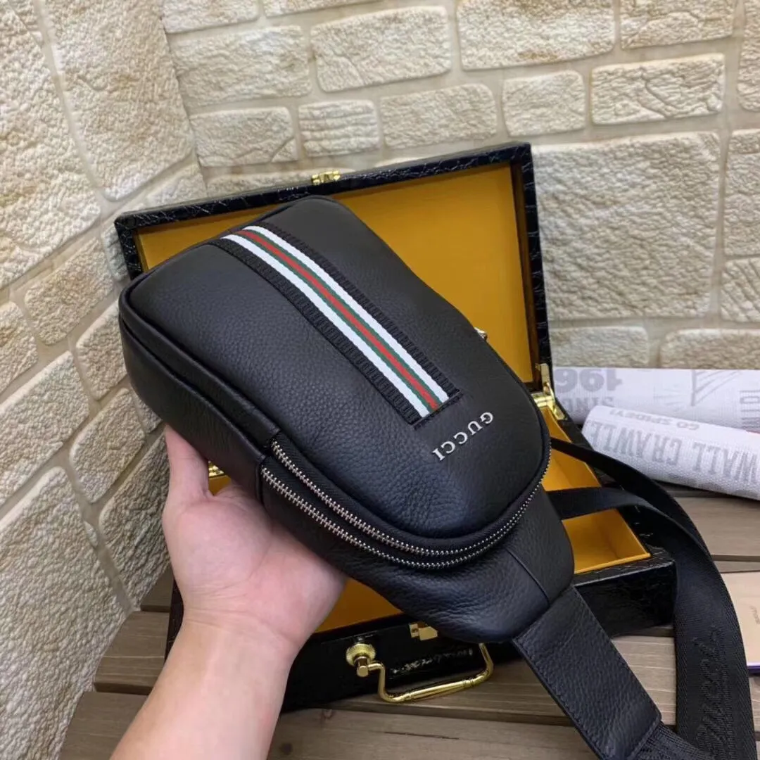 【GUCCI 公式 旗艦店】クッチ  胸ポケット当日出荷 好評に付き再入荷！30*18*7CM