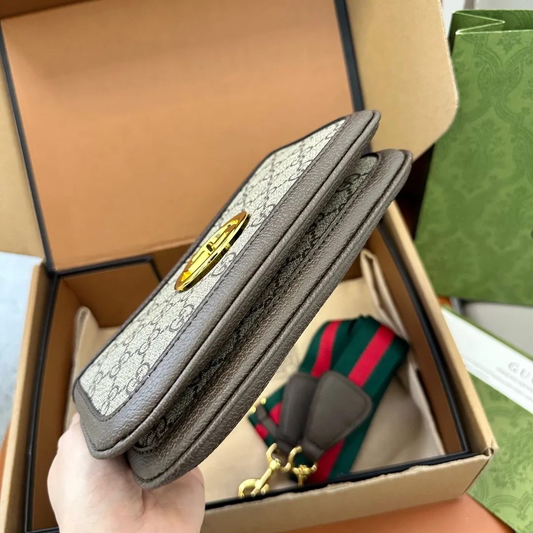 【GUCCI 公式 旗艦店】クッチ   ショルダーバッグ 当日出荷 好評に付き再入荷！22CM