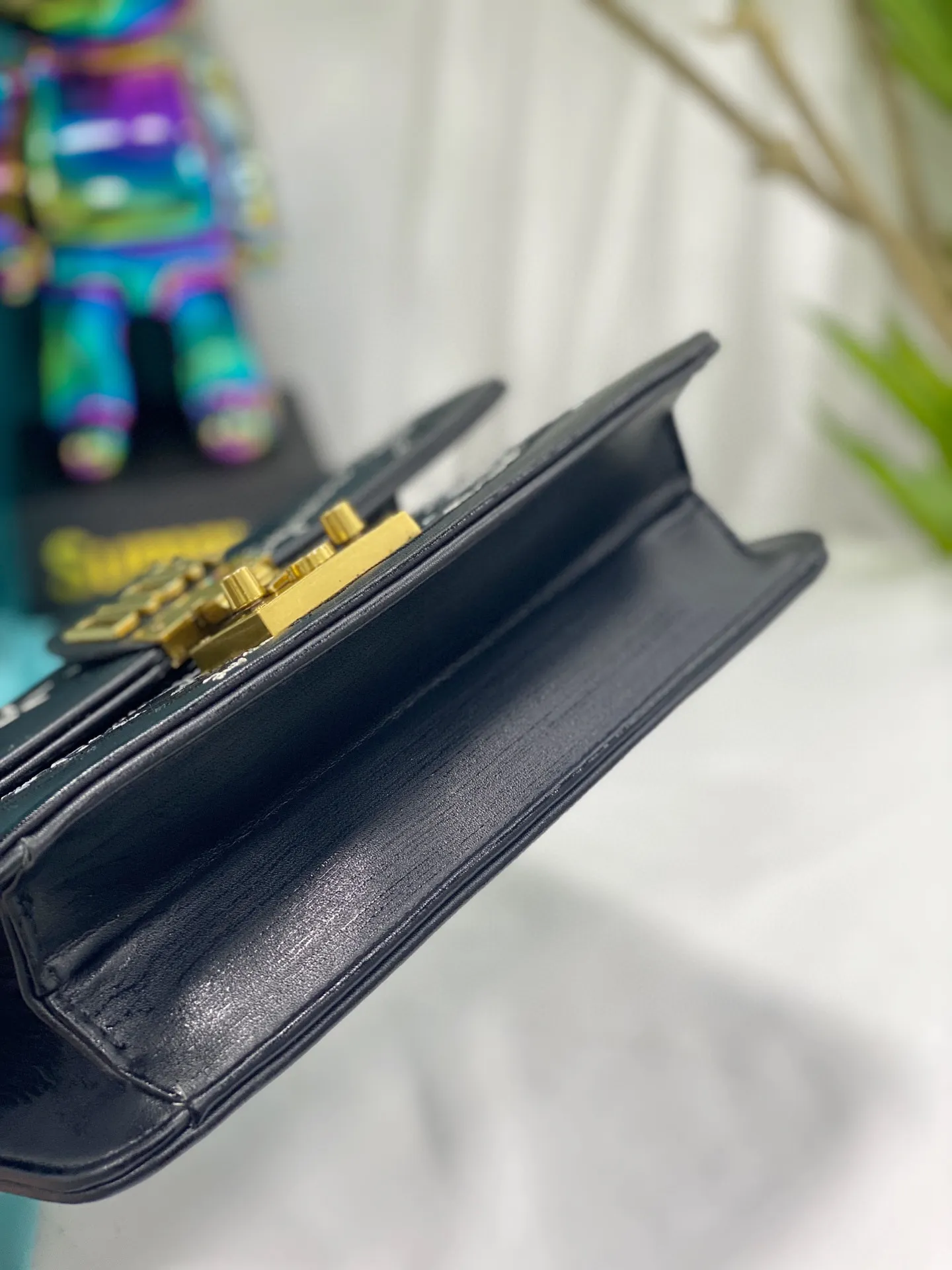 【DIOR  公式 旗艦店】ディオール   ショルダーバッグ 当日出荷 好評に付き再入荷！24*16CM