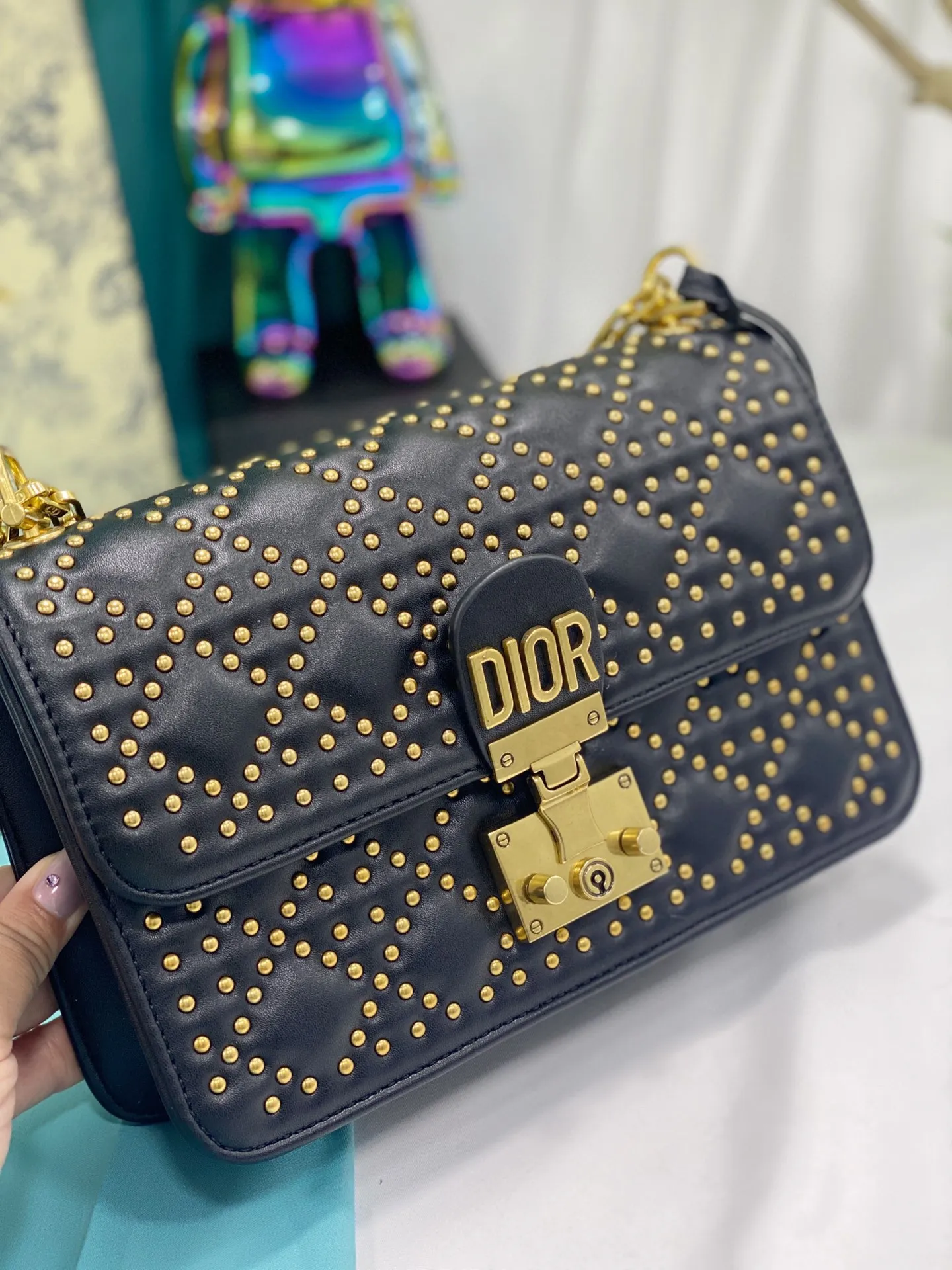 【DIOR  公式 旗艦店】ディオール   ショルダーバッグ 当日出荷 好評に付き再入荷！24*16CM