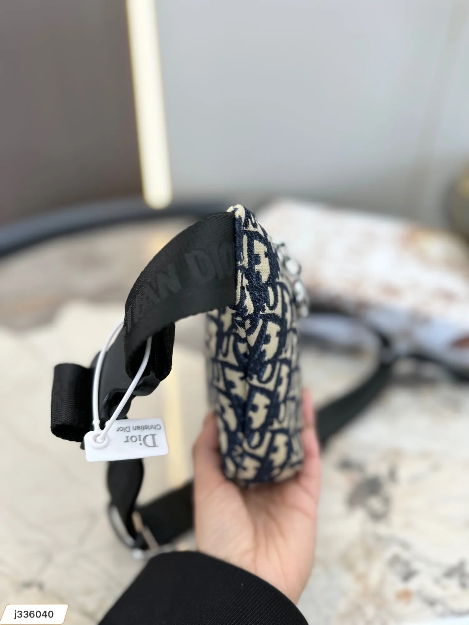 【DIOR   公式 旗艦店】 ディオール   ウエストポーチ 当日出荷 好評に付き再入荷！23*18CM