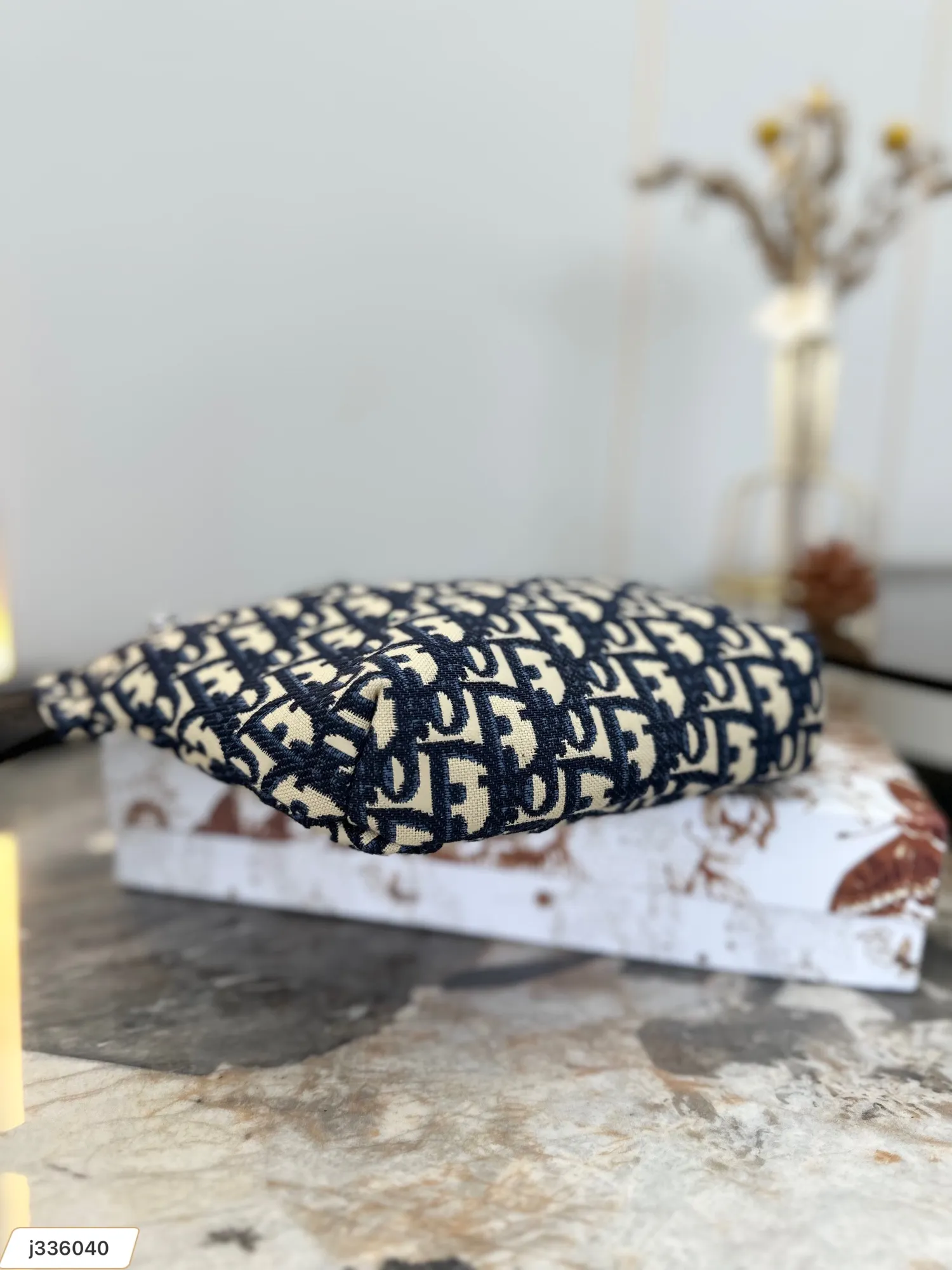 【DIOR   公式 旗艦店】 ディオール   ウエストポーチ 当日出荷 好評に付き再入荷！23*18CM