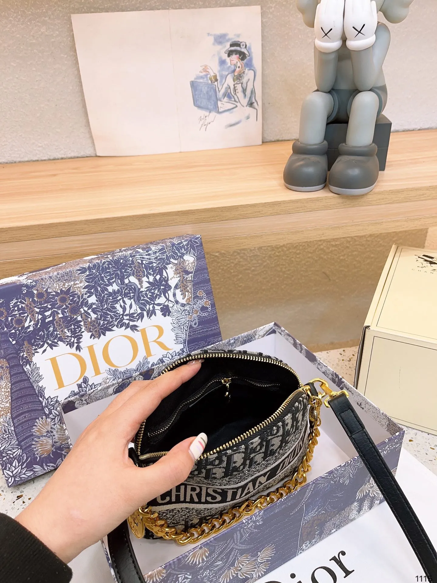 【DIOR  公式 旗艦店】ディオール   ショルダーバッグ 当日出荷 好評に付き再入荷！21*16CM