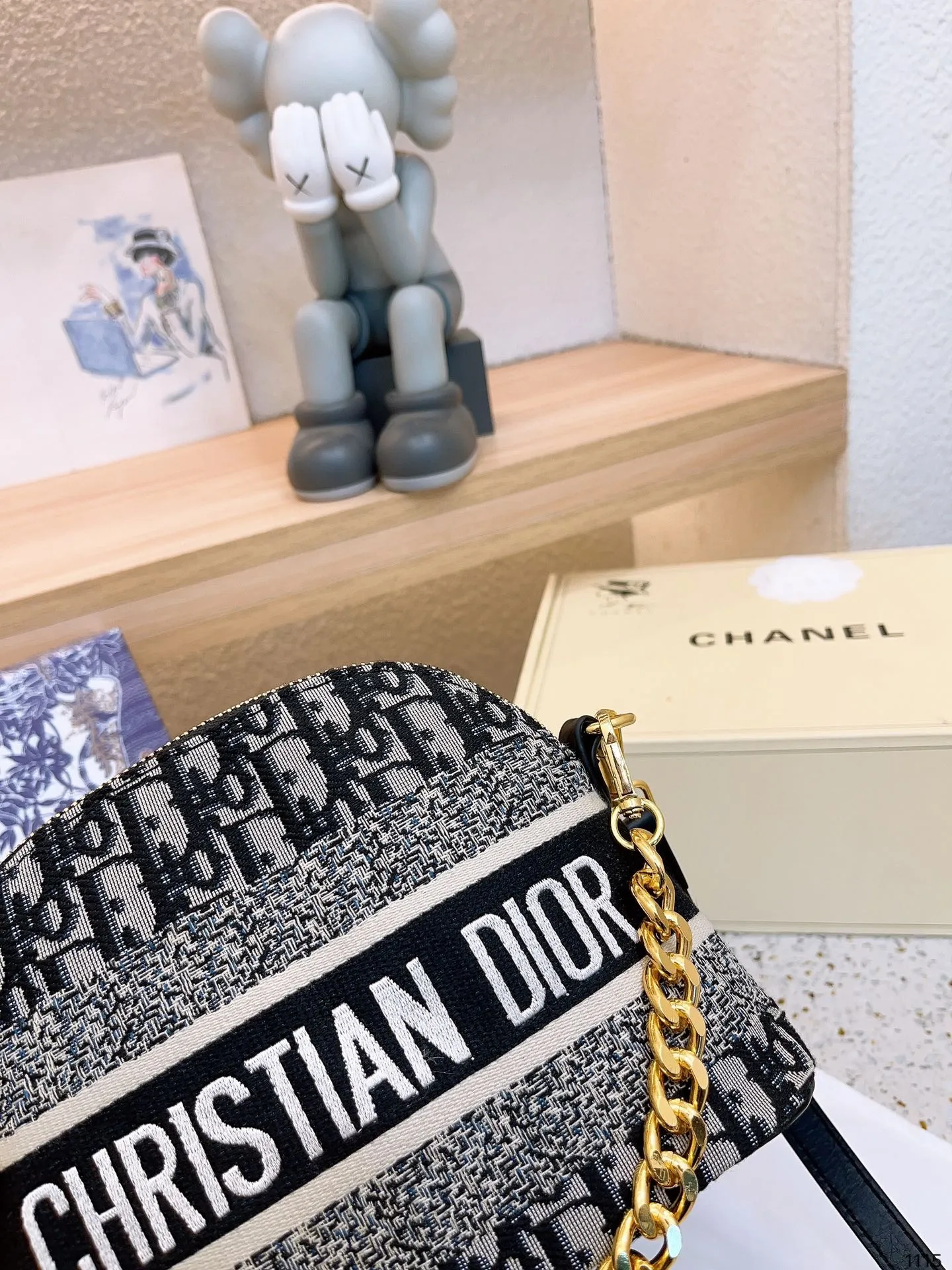 【DIOR  公式 旗艦店】ディオール   ショルダーバッグ 当日出荷 好評に付き再入荷！21*16CM
