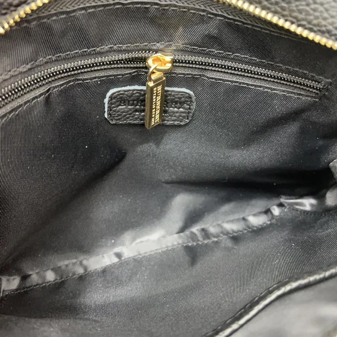 【BURBERRY 公式旗艦店】バーバリー  斜めがけバッグ 当日出荷 好評に付き再入荷！30*20CM