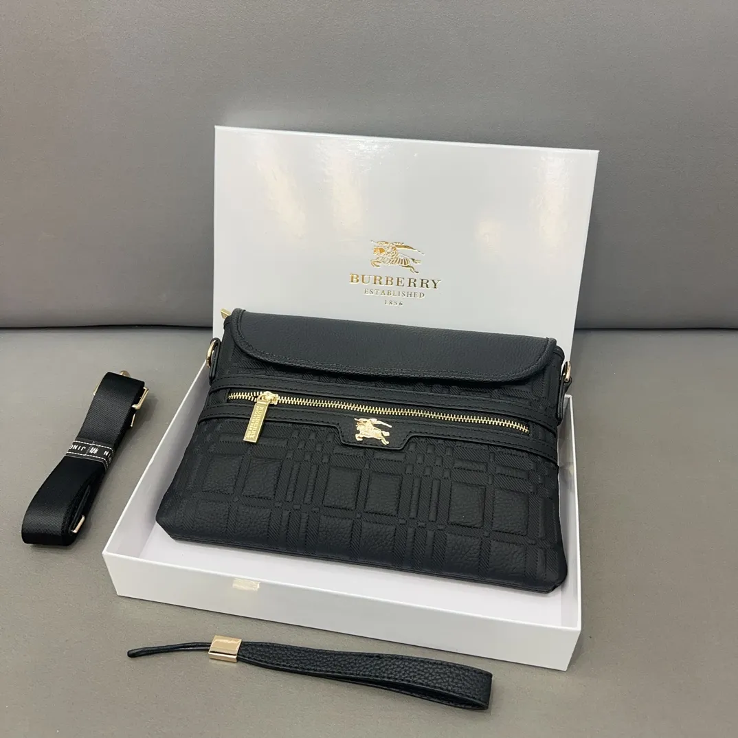 【BURBERRY 公式旗艦店】バーバリー  斜めがけバッグ 当日出荷 好評に付き再入荷！30*20CM