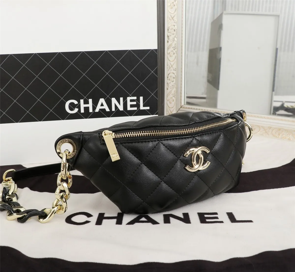 【CHANEL  公式旗艦店】シャネル  ウエストポーチ  当日出荷 好評に付き再入荷！23CM