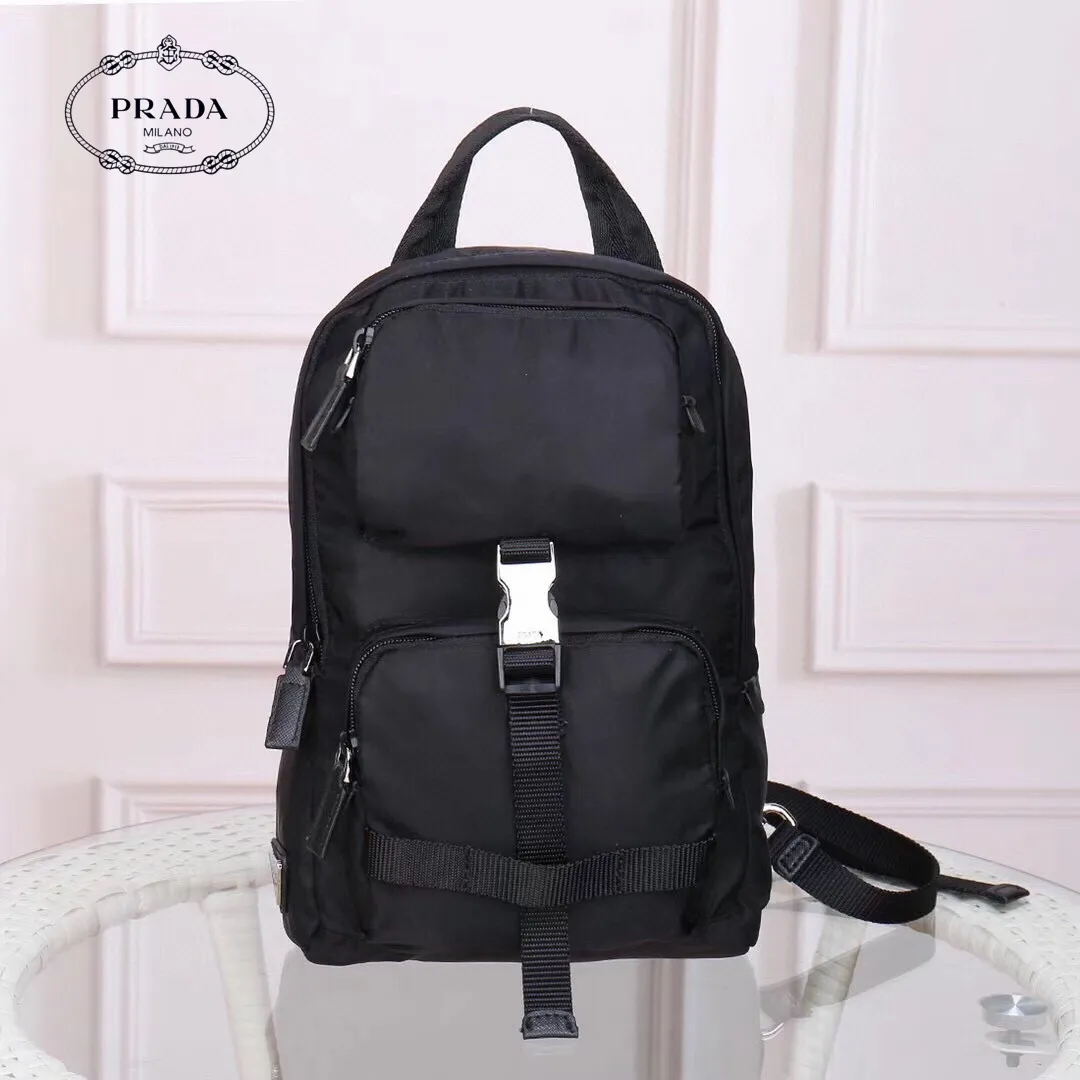 【PRADA 公式旗艦店】プラダ  胸ポケット 当日出荷 好評に付き再入荷！30*20*7CM