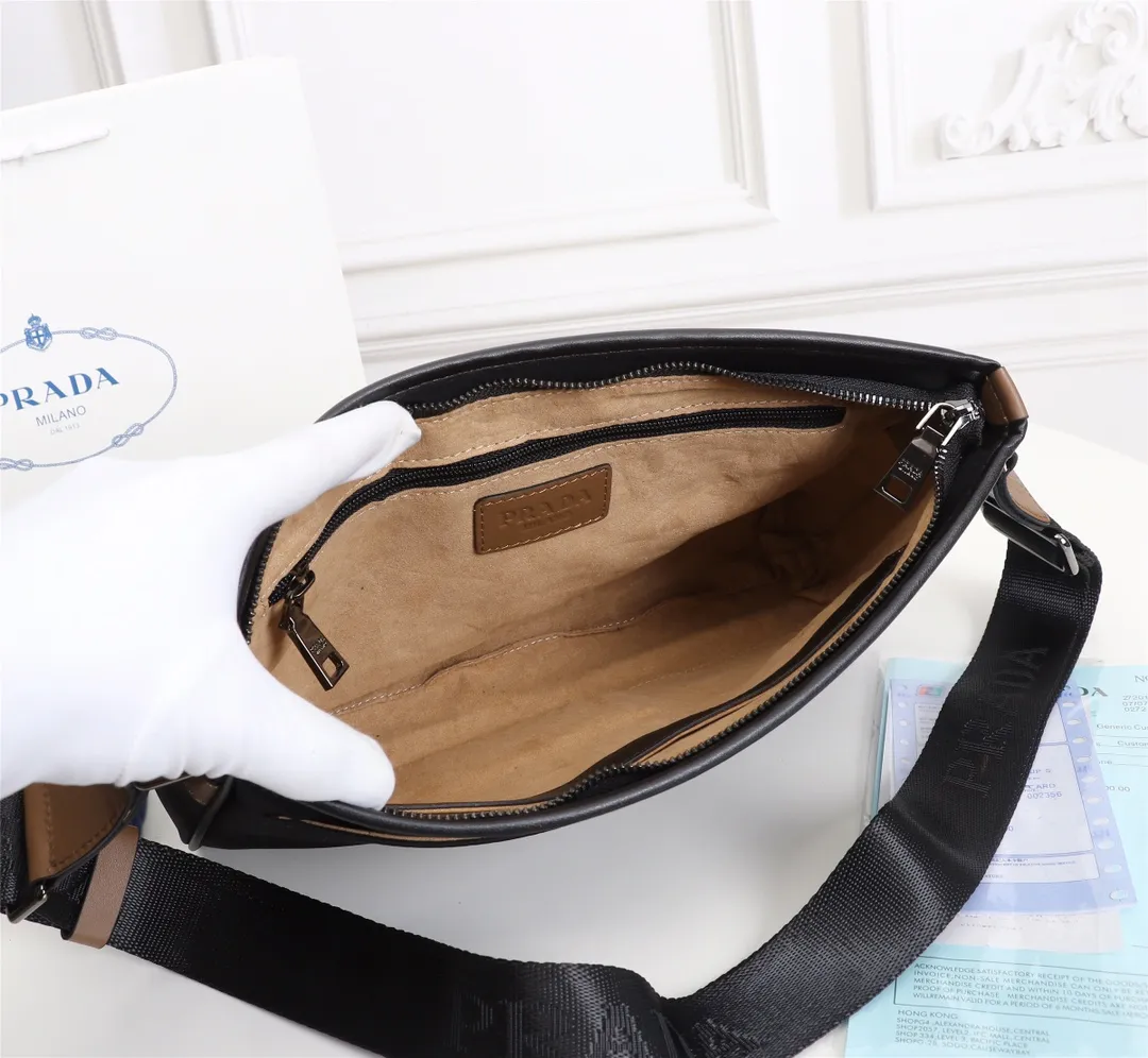 【PRADA  公式 旗艦店】プラダ  斜めがけバッグ 当日出荷 好評に付き再入荷！31*21*6CM