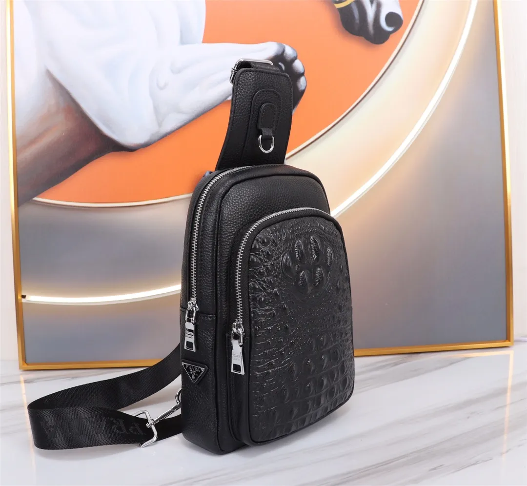 【PRADA  公式 旗艦店】プラダ  胸ポケット当日出荷 好評に付き再入荷！34*17*6CM