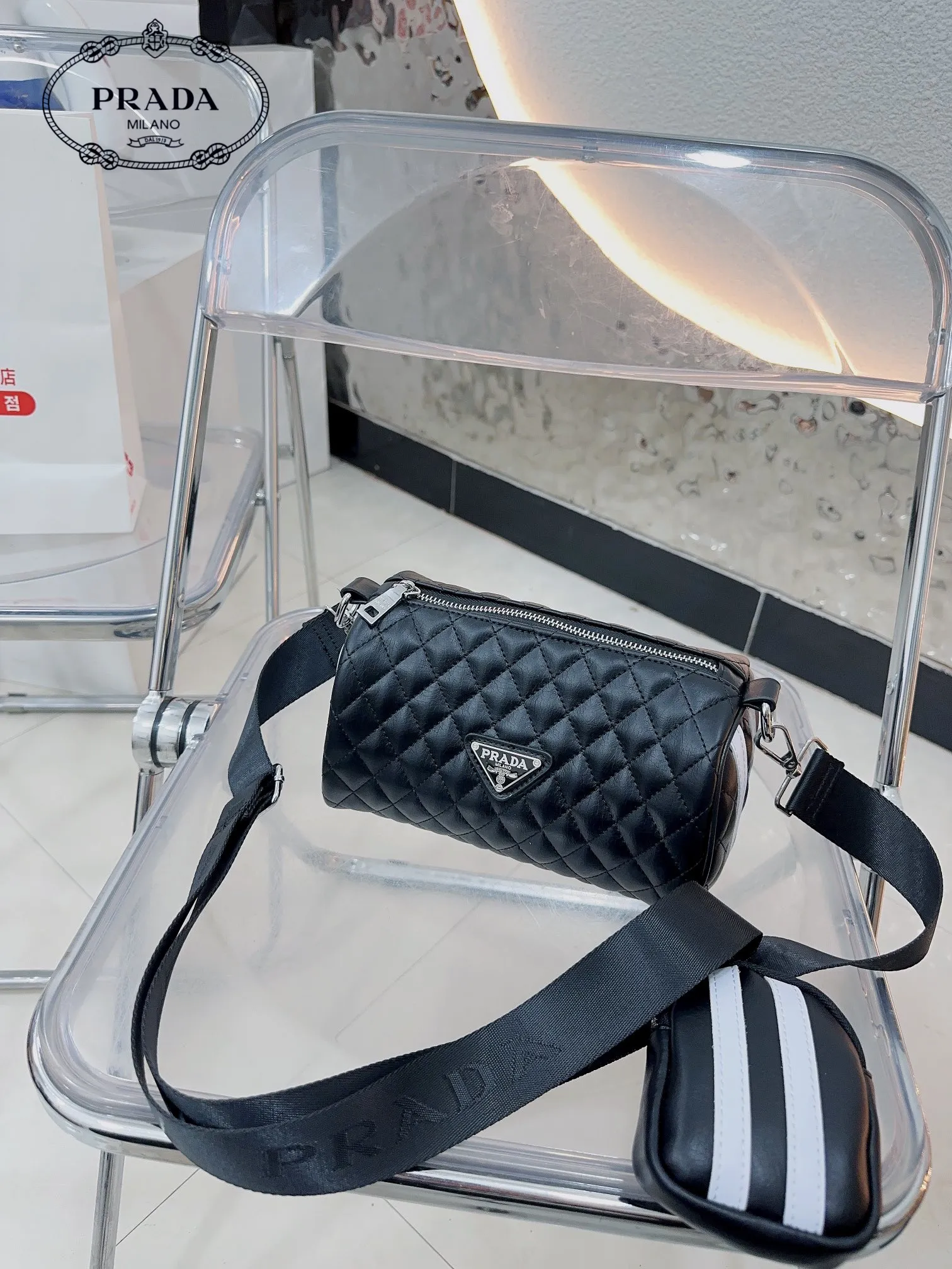 【PRADA  公式旗艦店】プラダ   ショルダーバッグ 当日出荷 好評に付き再入荷！29*17*6.5CM