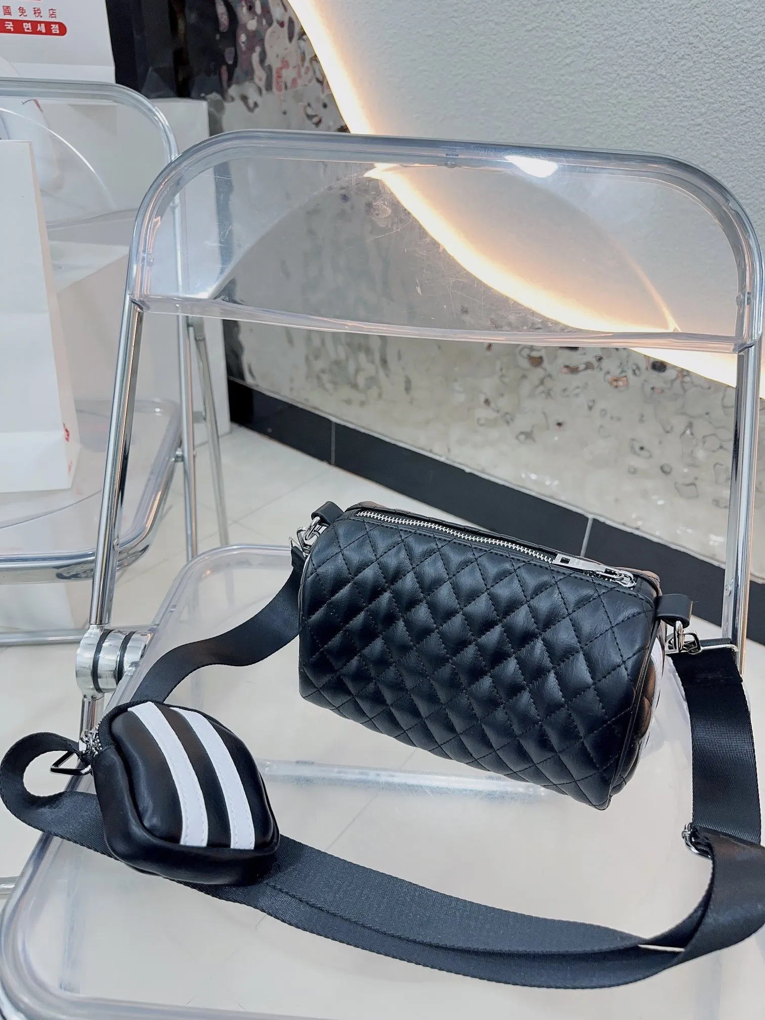 【PRADA  公式旗艦店】プラダ   ショルダーバッグ 当日出荷 好評に付き再入荷！29*17*6.5CM