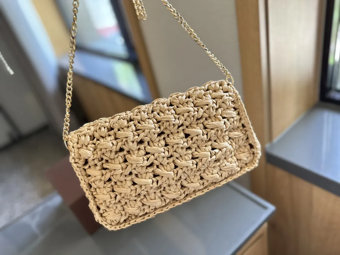 【CELINE 公式旗艦店】セリーヌ 斜めがけバッグ 当日出荷 好評に付き再入荷！25*9*12CM  1240723