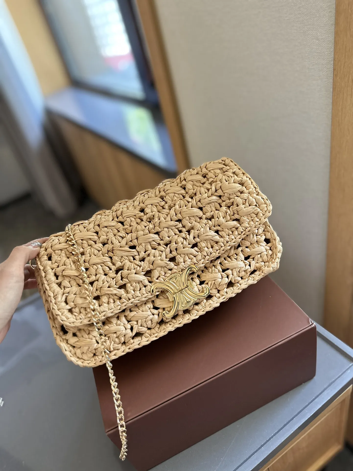 【CELINE 公式旗艦店】セリーヌ 斜めがけバッグ 当日出荷 好評に付き再入荷！25*9*12CM  1240723