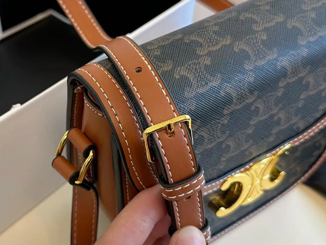 【CELINE 公式旗艦店】セリーヌ 斜めがけバッグ 当日出荷 好評に付き再入荷！18*16CM  1240723