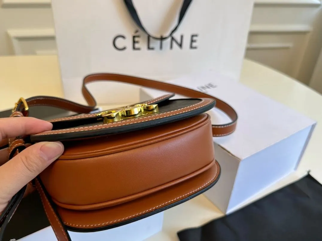 【CELINE 公式旗艦店】セリーヌ 斜めがけバッグ 当日出荷 好評に付き再入荷！18*16CM  1240723