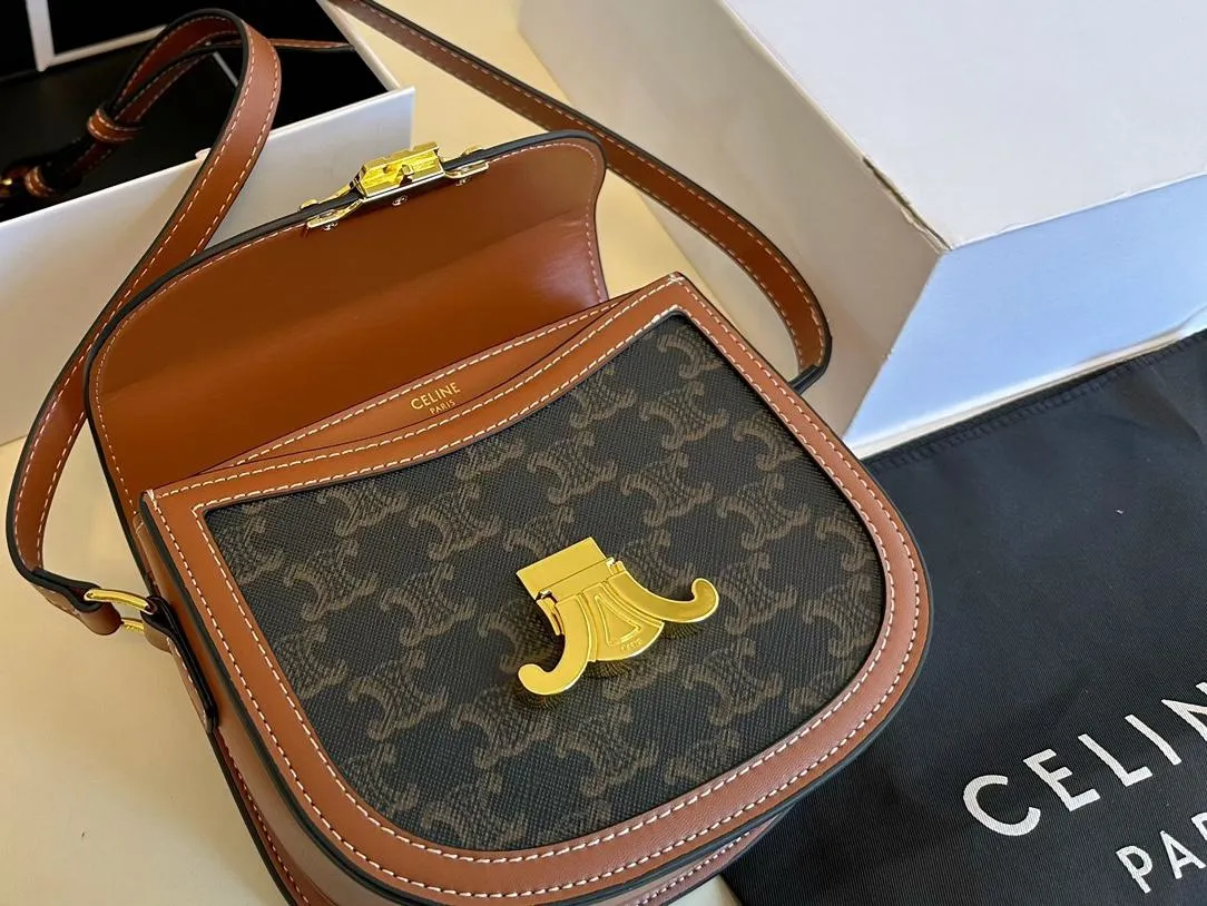 【CELINE 公式旗艦店】セリーヌ 斜めがけバッグ 当日出荷 好評に付き再入荷！18*16CM  1240723