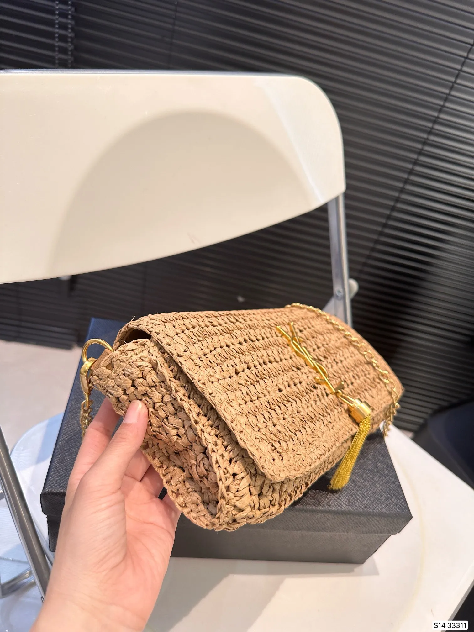 【YSL SAINT LAURENT 公式旗艦店】サンローラン   斜めがけバッグ 当日出荷 好評に付き再入荷！27*12CM 240722