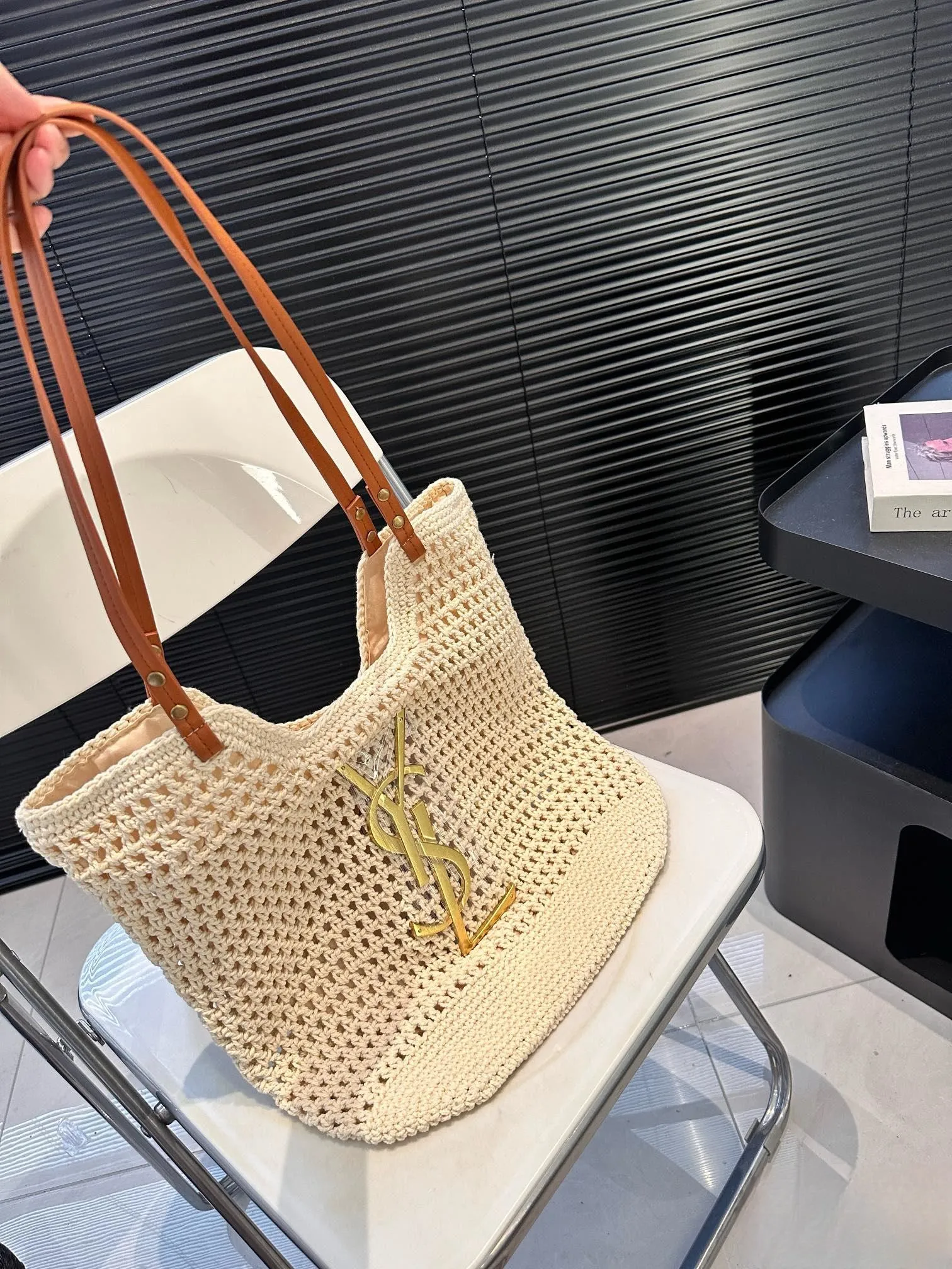 【YSL SAINT LAURENT 公式旗艦店】サンローラン   ハンドバッグ 当日出荷 好評に付き再入荷！38*32CM 240722