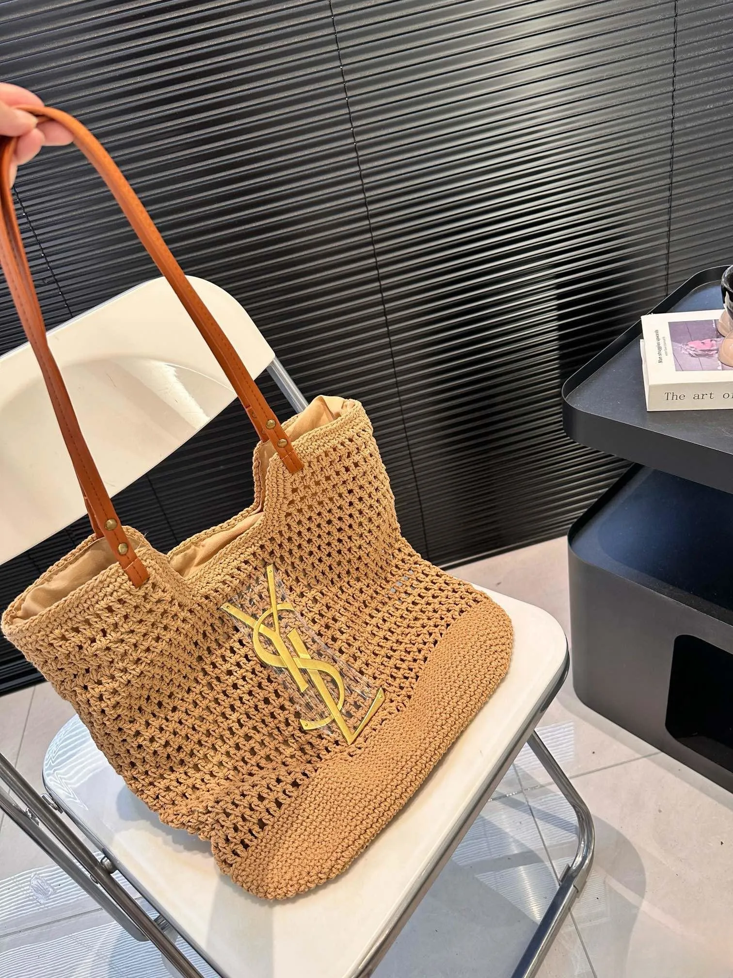 【YSL SAINT LAURENT 公式旗艦店】サンローラン   ハンドバッグ 当日出荷 好評に付き再入荷！38*32CM 240722
