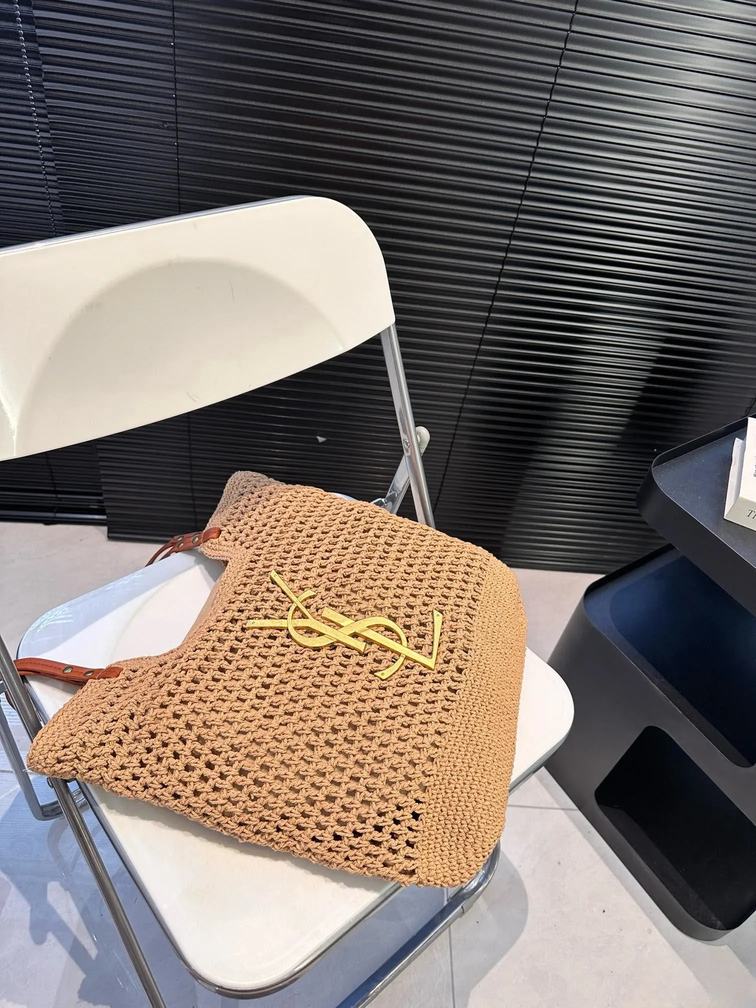 【YSL SAINT LAURENT 公式旗艦店】サンローラン   ハンドバッグ 当日出荷 好評に付き再入荷！38*32CM 240722