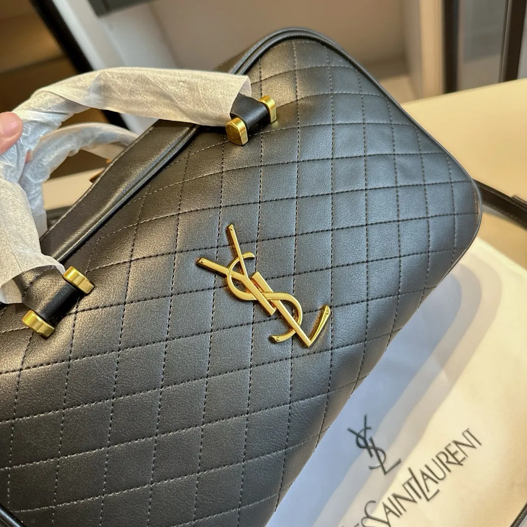【YSL SAINT LAURENT 公式旗艦店】サンローラン  旅行かばん 当日出荷 好評に付き再入荷！31*19*13CM 240722