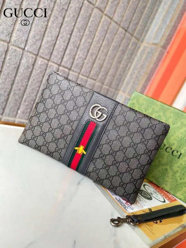 【GUCCI  公式 旗艦店】 グッチ   クラッチバッグ 当日出荷 好評に付き再入荷！28*18*2.5CM  241101