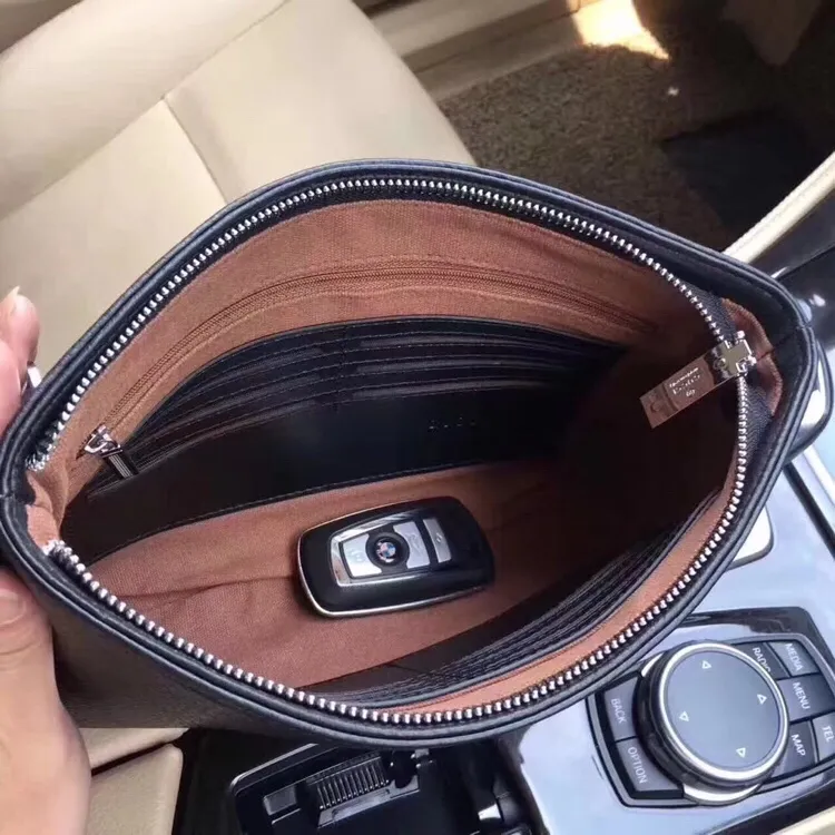 【GUCCI 公式 旗艦店】クッチ  クラッチバッグ 当日出荷 好評に付き再入荷！29*19*3.5CM