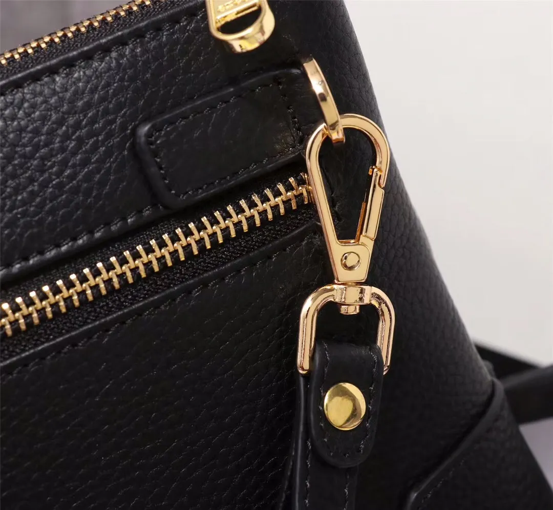 【GUCCI 公式 旗艦店】クッチ  クラッチバッグ 当日出荷 好評に付き再入荷！27*18*4CM