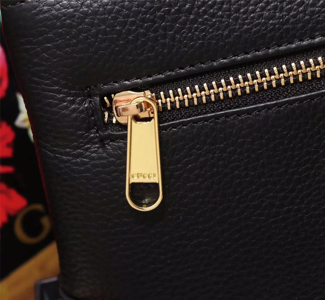 【GUCCI 公式 旗艦店】クッチ  クラッチバッグ 当日出荷 好評に付き再入荷！27*18*4CM