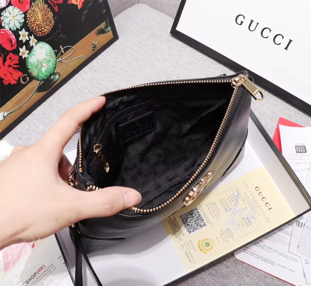 【GUCCI 公式 旗艦店】クッチ  クラッチバッグ 当日出荷 好評に付き再入荷！27*18*4CM
