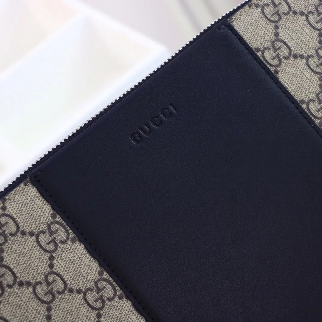【GUCCI 公式 旗艦店】クッチ  クラッチバッグ 当日出荷 好評に付き再入荷！30.5*21*1.5CM