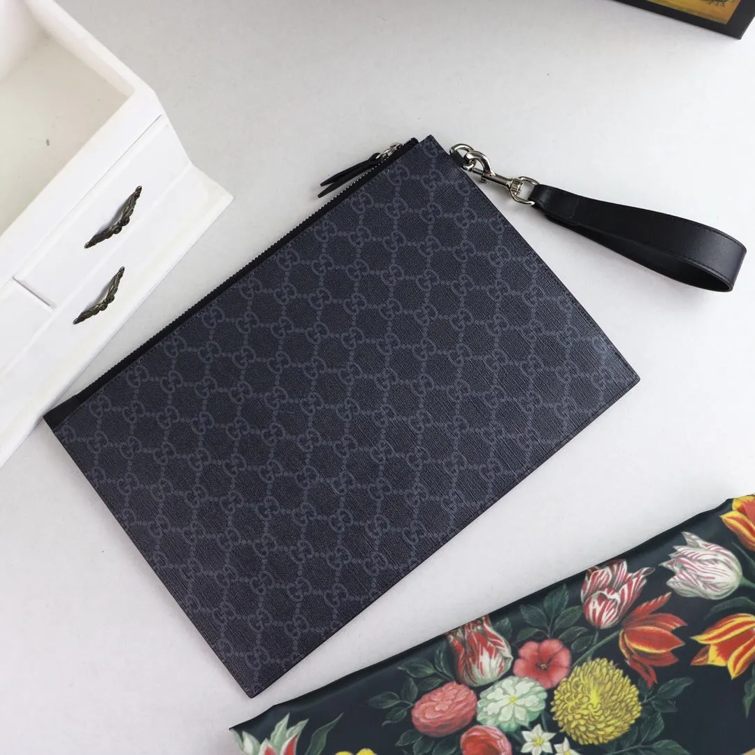 【GUCCI 公式 旗艦店】クッチ  クラッチバッグ 当日出荷 好評に付き再入荷！30.5*21*1.5CM
